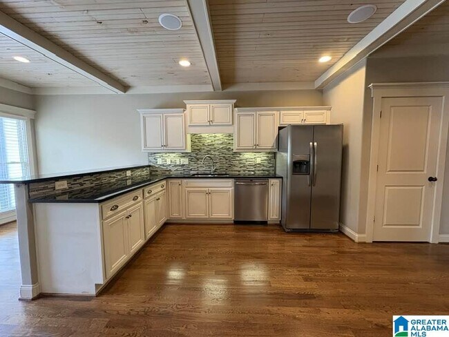 Building Photo - 305 Heritage Dr
