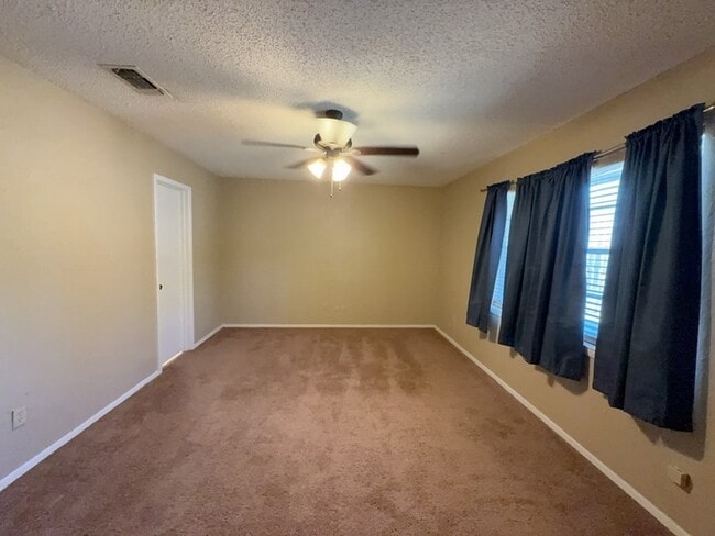 Building Photo - 5604 Ember Dr