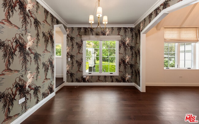 Building Photo - 2607 Beachwood Dr