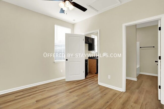 Building Photo - 164 Keel Ave
