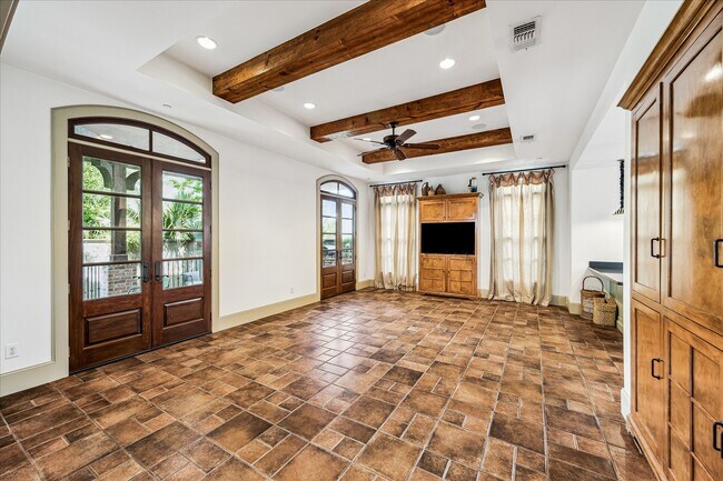 Building Photo - 4800 Palm St