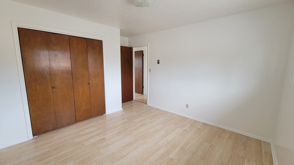 Building Photo - 1660 Grandview Dr