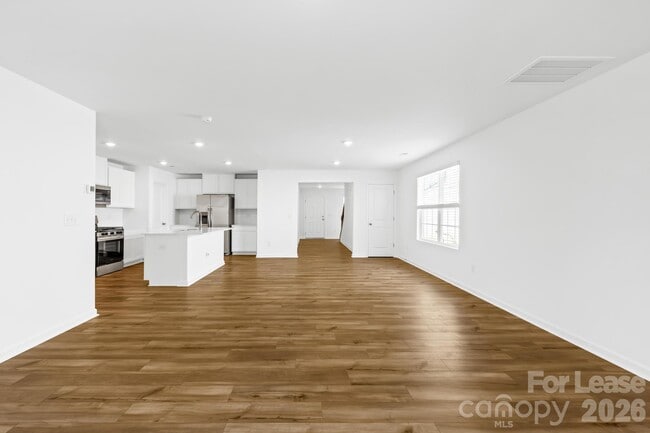 Building Photo - 544 Sand Dunes Dr