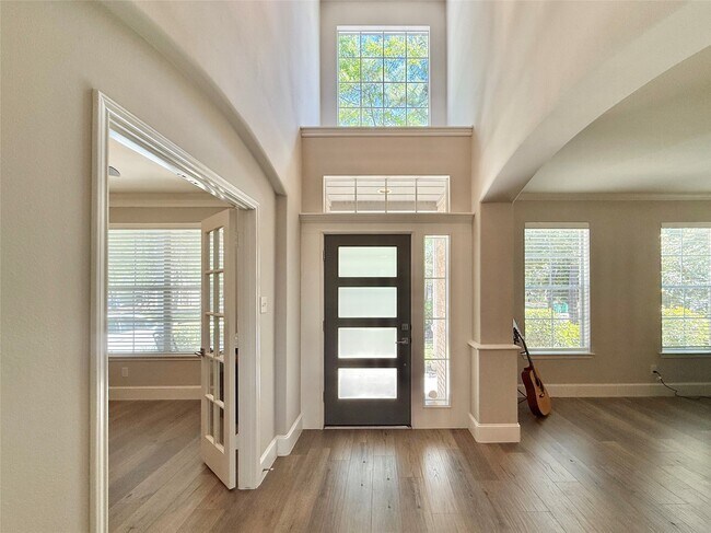 Building Photo - 251 N Maple Glade Cir