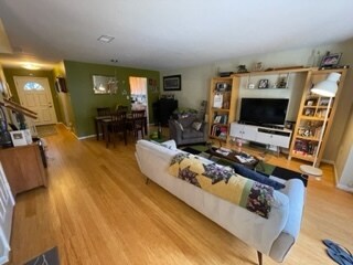 Building Photo - 8018 Revenna Ln