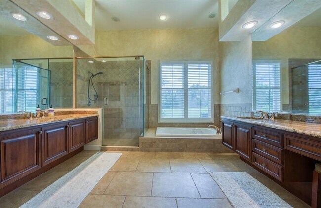 Building Photo - 8736 54th Ave E