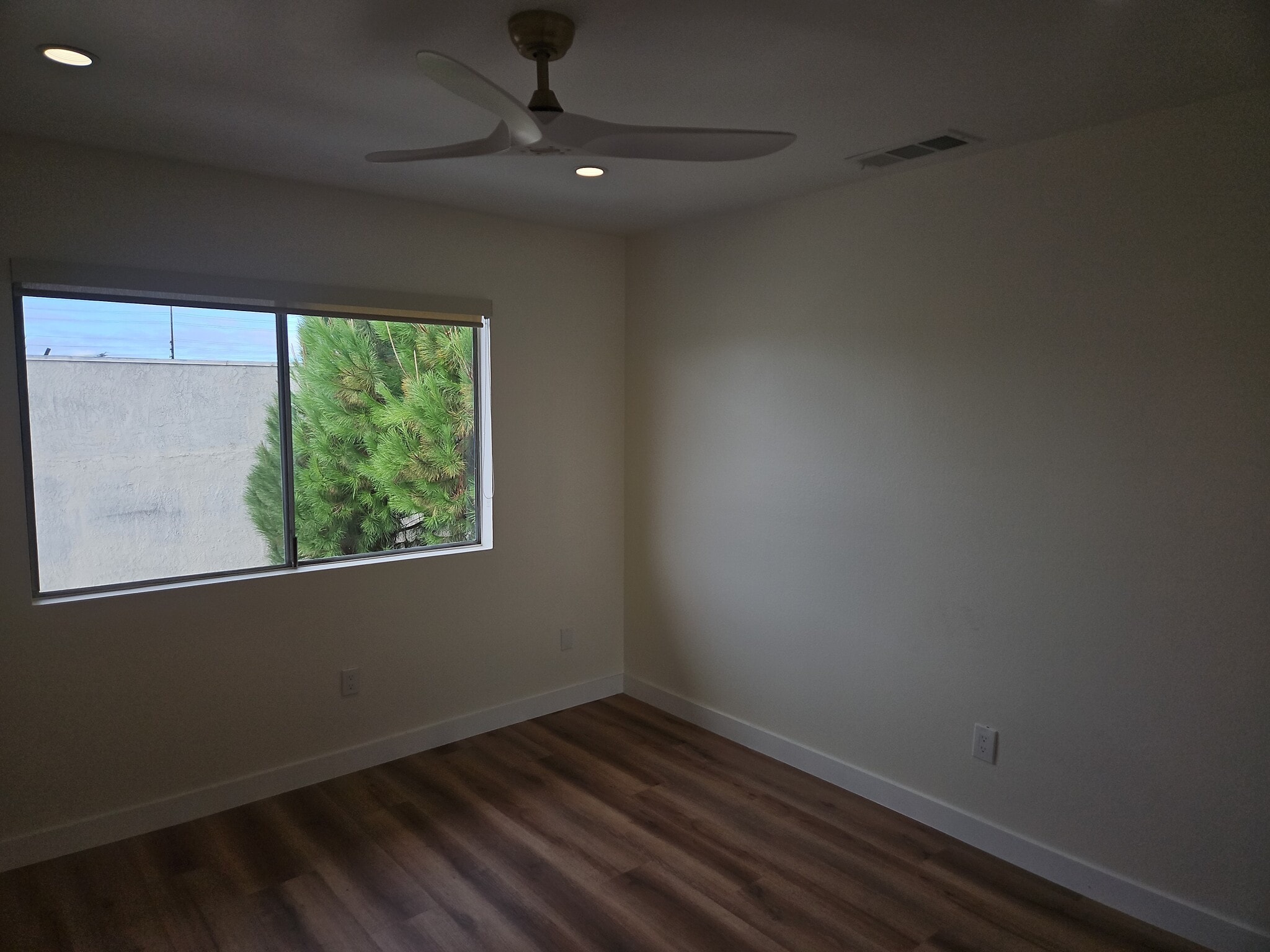 Building Photo - 141 Greentree Ln