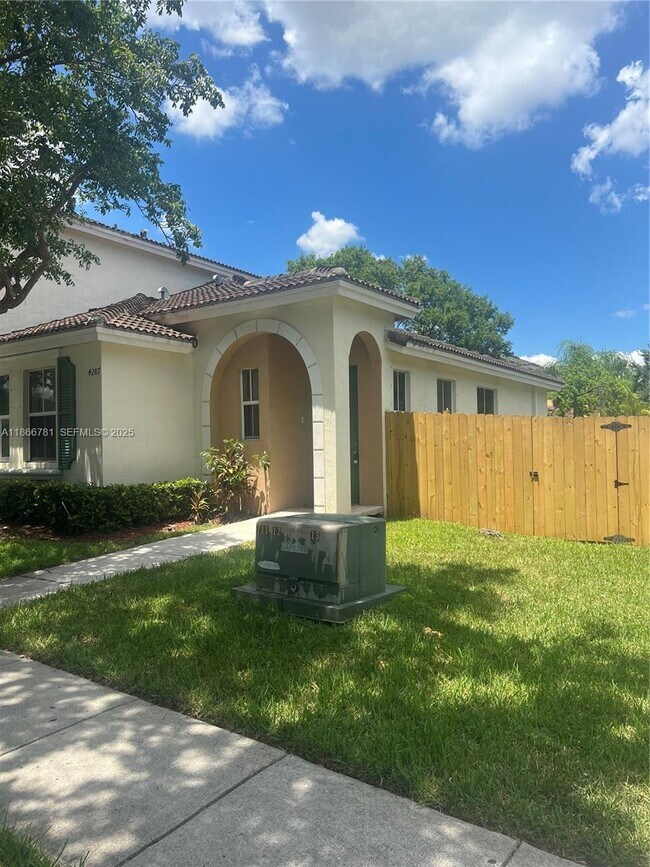 Building Photo - 4287 NE 9th St