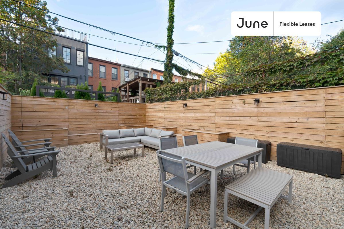 Building Photo - Modern Private ROOM in Bed-Stuy