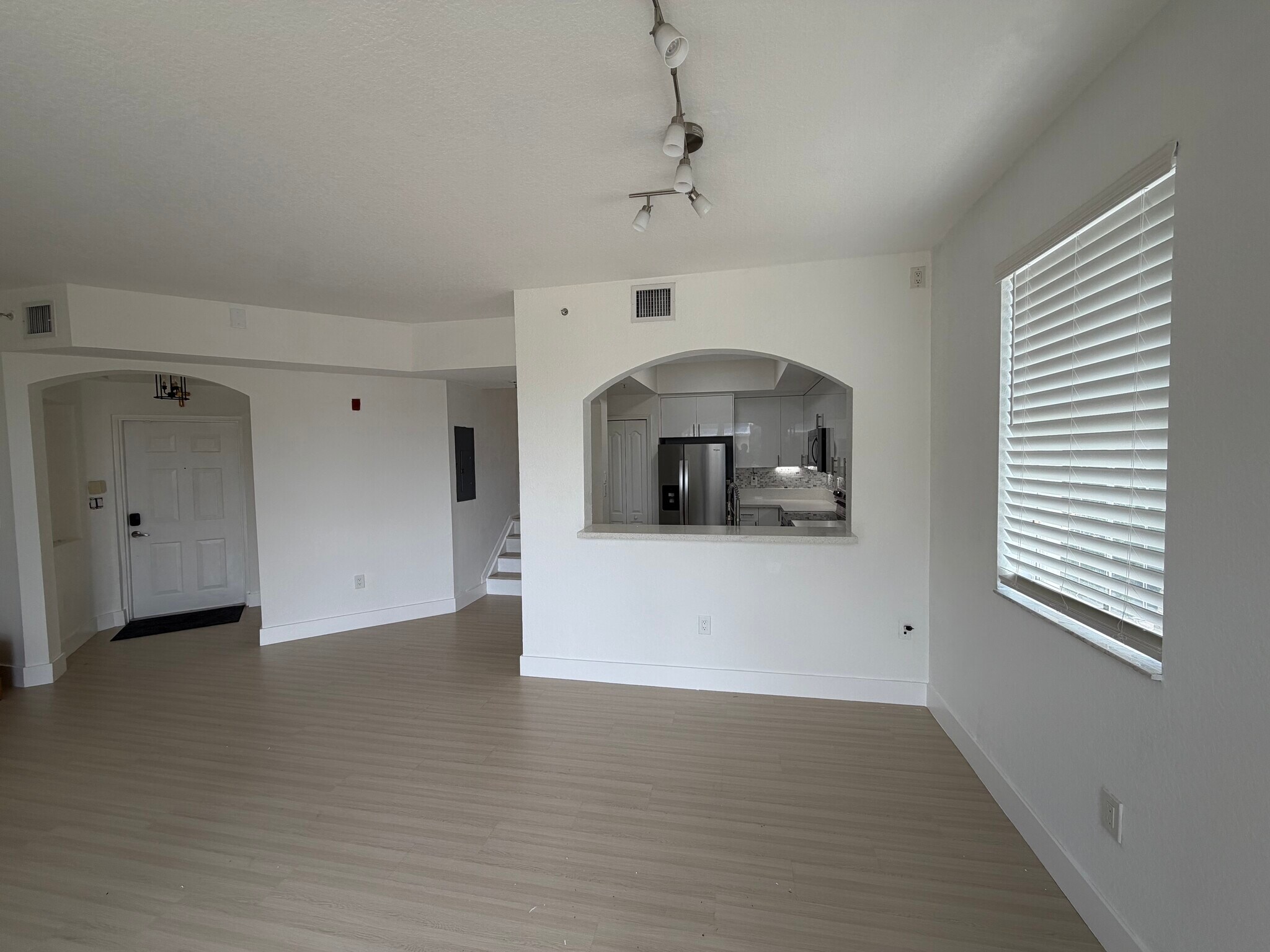 Building Photo - 8814 W Flagler St