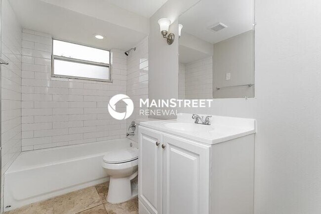 Building Photo - 4 Bedroom Pet-Friendly Home in HOLIDAY, FL with Main Street Renewal