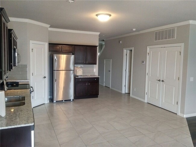 Building Photo - 2727 W Kilimanjaro Way