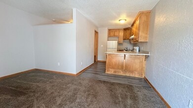 Building Photo - 1405 Neil Ln