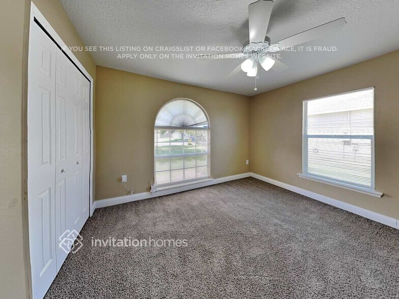Building Photo - 409 Blackbird Way