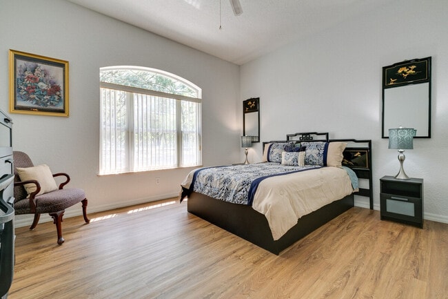 Building Photo - 9939 SW 203rd Cir