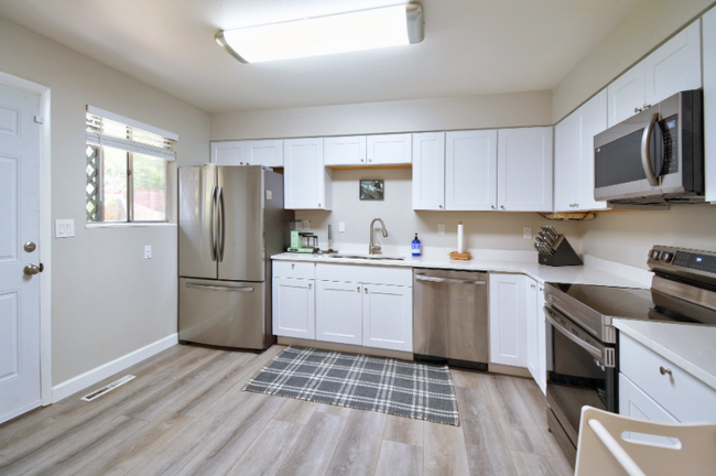 Building Photo - 3443 Amador Cir