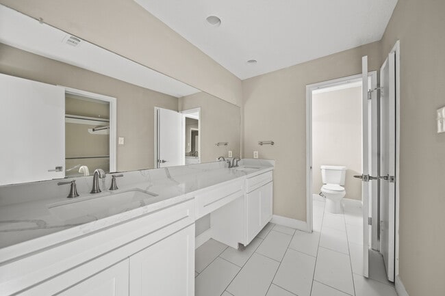 Building Photo - 7010 Pembrough Ln