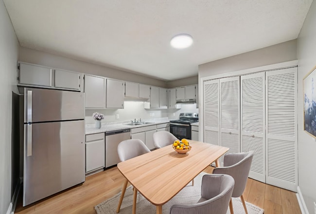 Building Photo - Valley Square Apartments