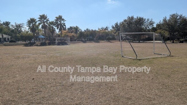 Building Photo - 17449 New Cross Cir