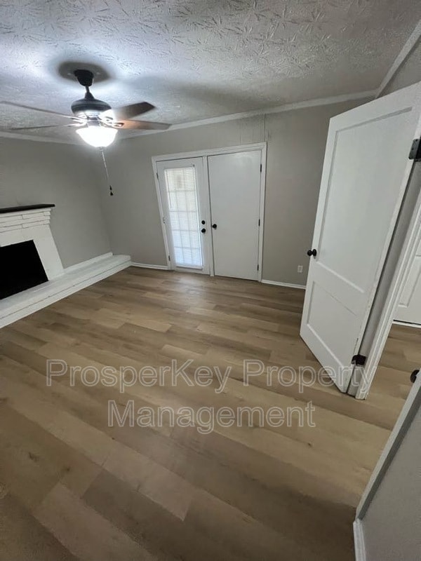 Building Photo - 945 Celia Dr