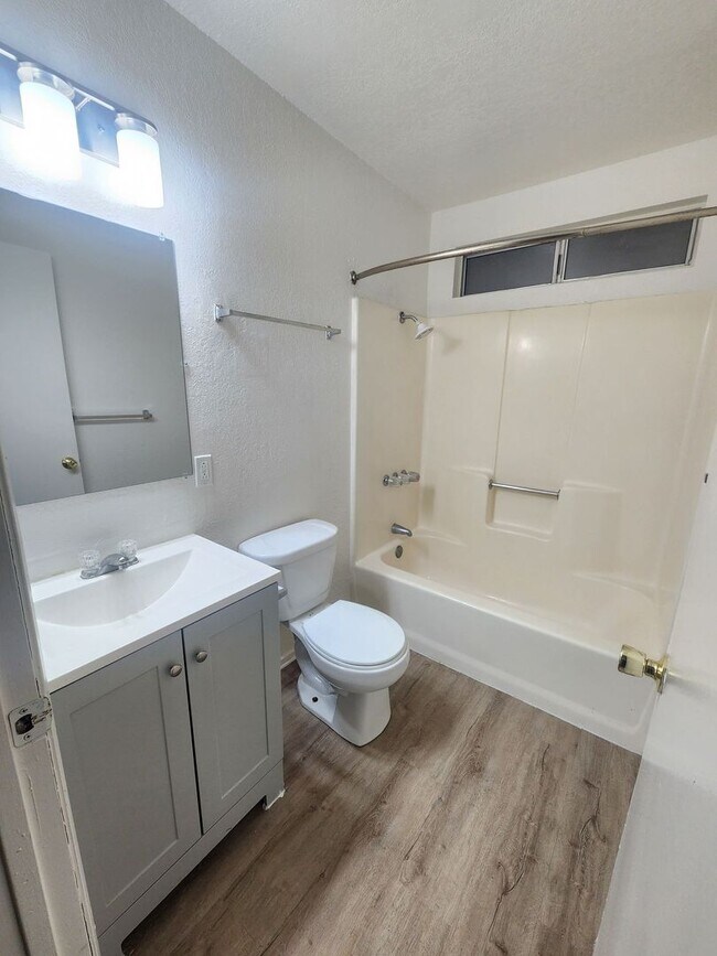 Building Photo - 74016 Maricopa Dr