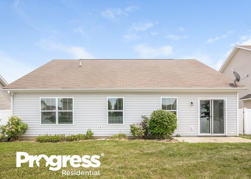 Building Photo - 4557 Walcott Dr