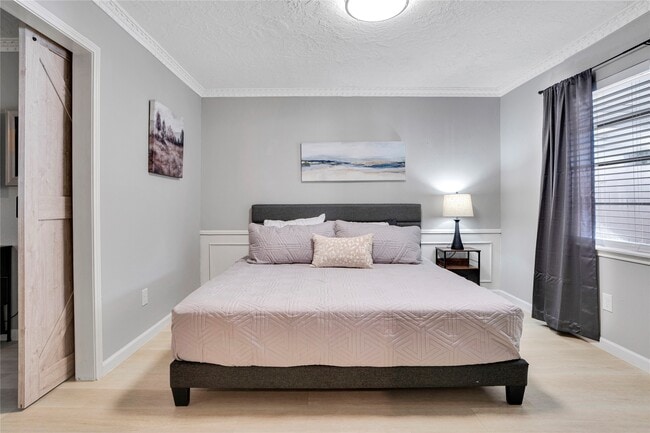 Building Photo - 1523 Saddlecreek Dr