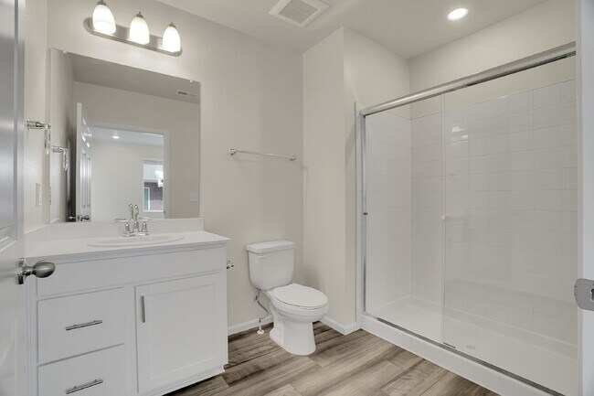 Building Photo - $3,330.95 with $300 off the first month's Rent - 4 Bedrooms, 3.5 Bathrooms, Townhouse in Broomfie...