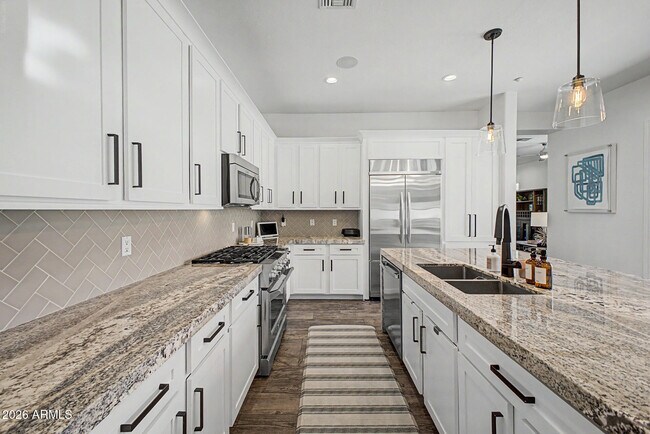 Building Photo - 9250 E Via De Vaquero Dr