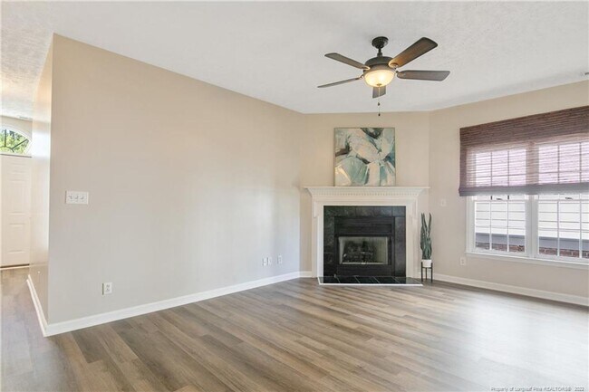 Building Photo - 1535 Dixon Dr