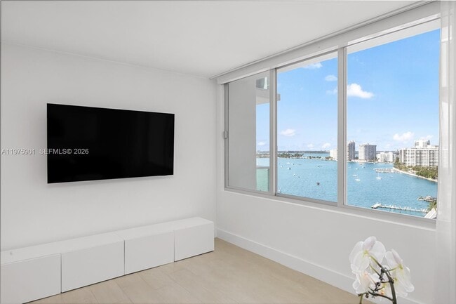 Building Photo - 1000 West Ave