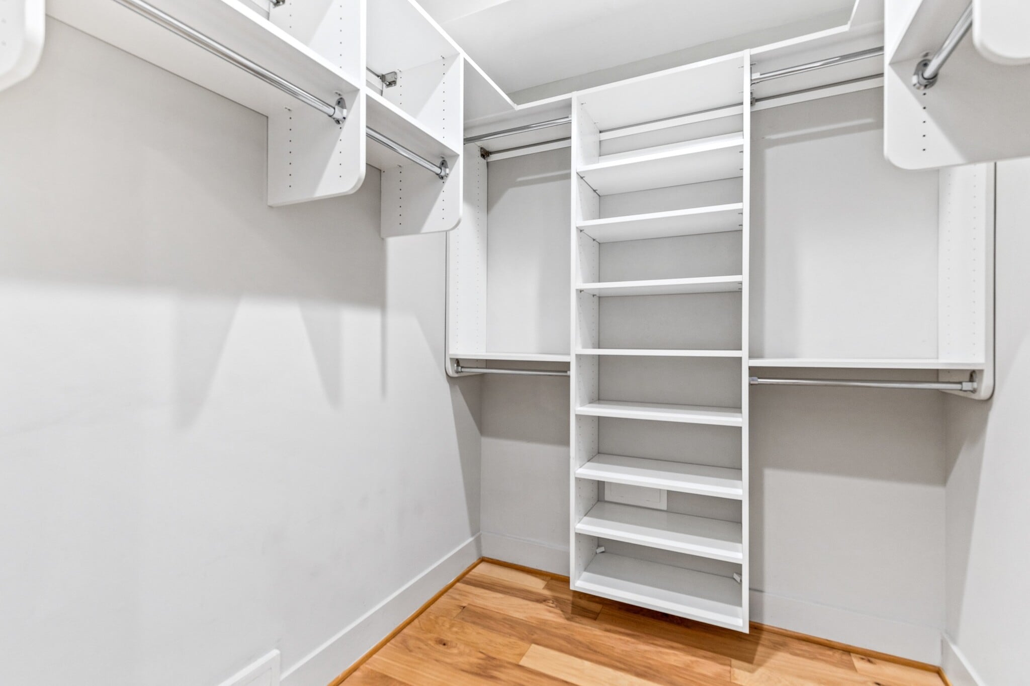 Bedroom 2 Closet - 527 Longfellow St NW