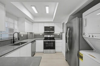 Building Photo - 12224 SW 52nd Pl