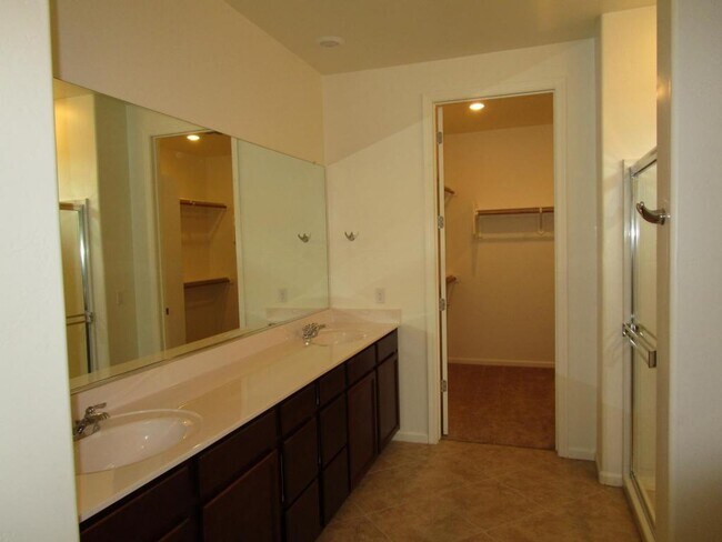 Building Photo - 10242 S Pantano Knolls Dr