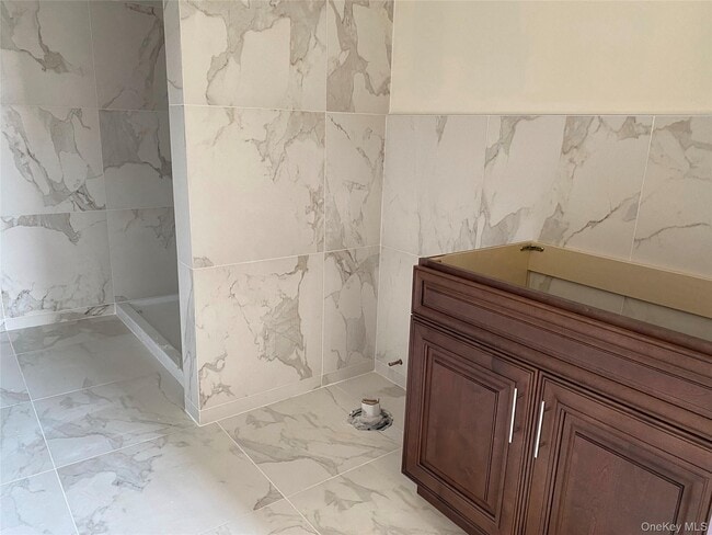 Building Photo - 21 Cedar Swamp Rd