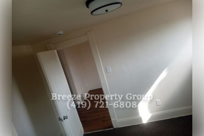 Building Photo - 771 Orchard St