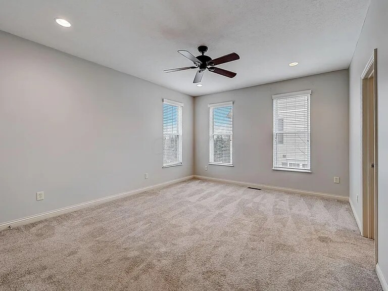Building Photo - 2844 Acarie Dr