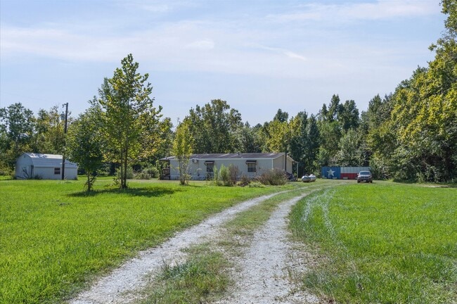 Building Photo - 806 Co Rd 2112