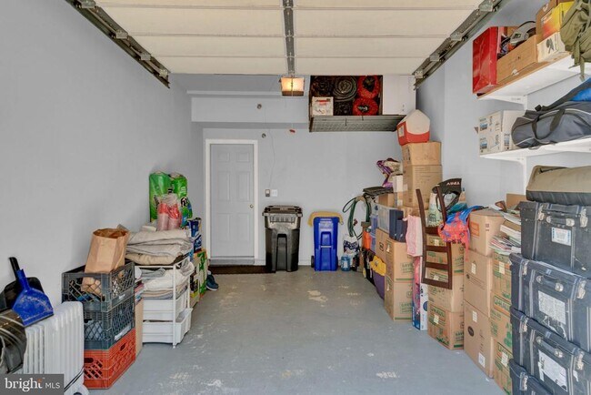 Building Photo - 2460 Eastbourne Dr