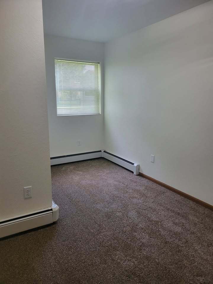 Building Photo - 703 S Main St