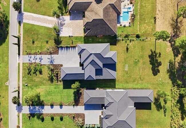 Building Photo - 16004 Pendio Dr