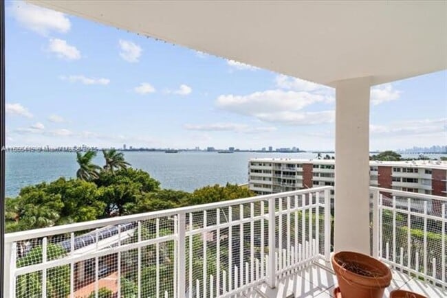 Building Photo - 4000 Towerside Terrace