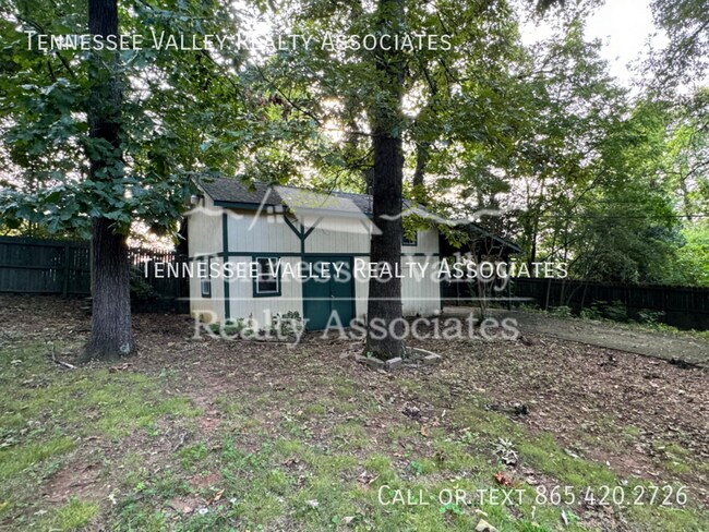 Building Photo - 1622 Colonade Rd