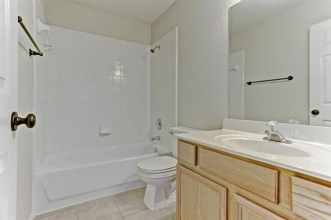 Building Photo - 20904 Waterside Dr