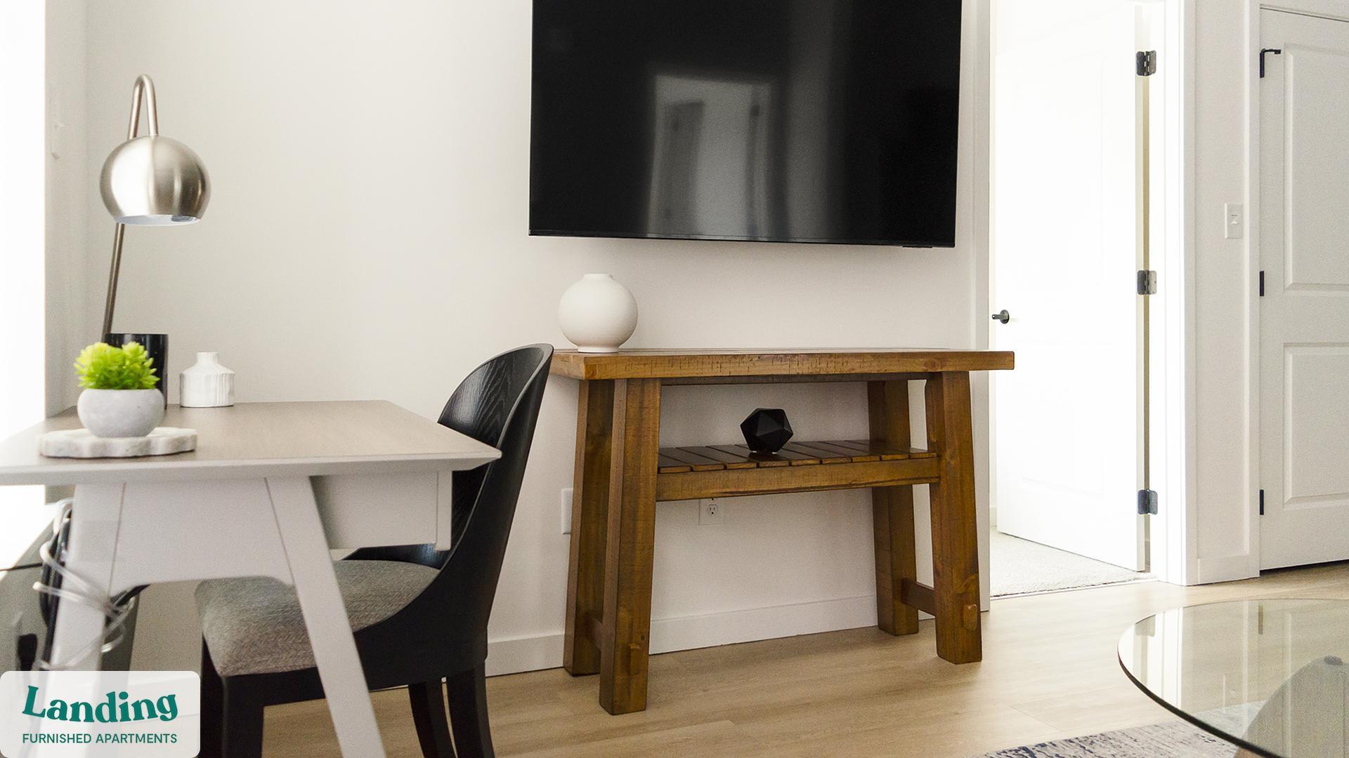 Building Photo - 650 N Main St