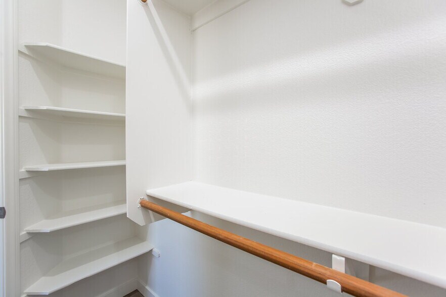 Building Photo - 918 Rocky Stone Ave