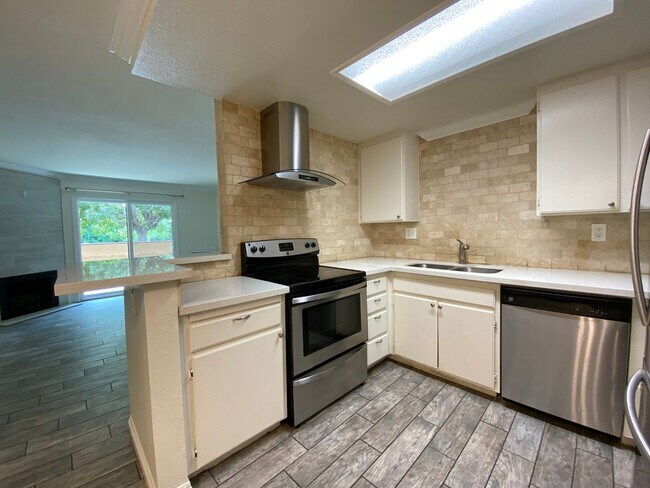 Building Photo - 2bed/2bath home in Mission Park Community!