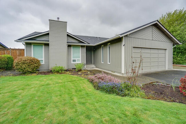Building Photo - BEAUTIFUL THREE BEDROOM RANCH IN WEST LONGVIEW