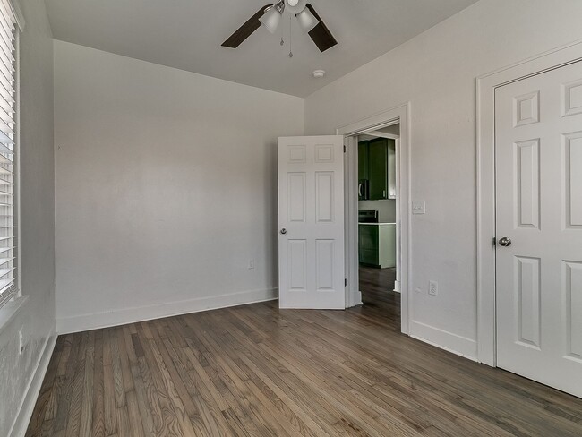 Building Photo - Beautifully Remodeled 2 bed / 1 bath