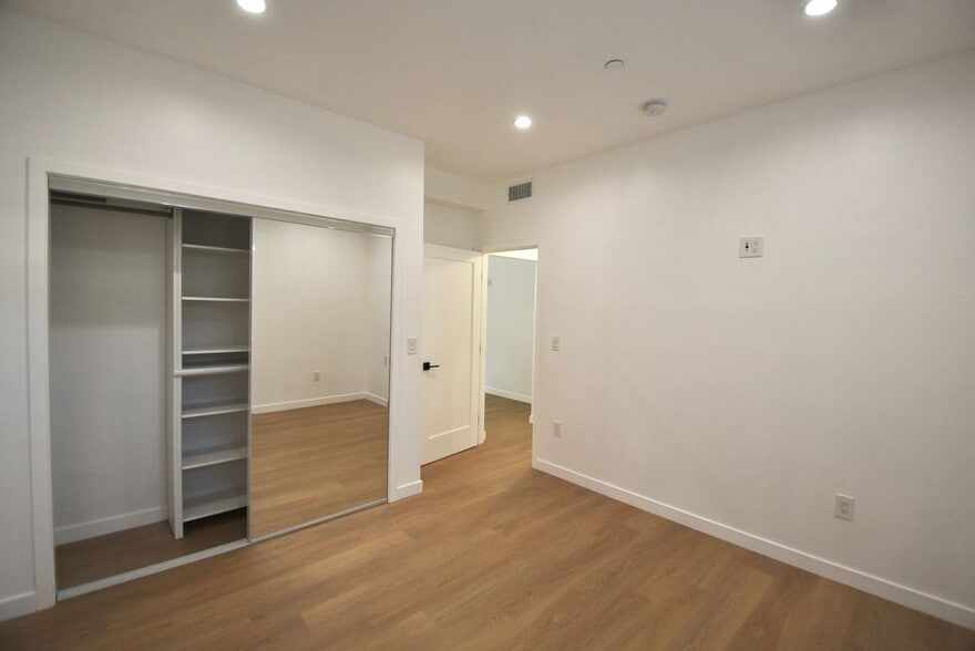 Building Photo - 5220 Radford Ave